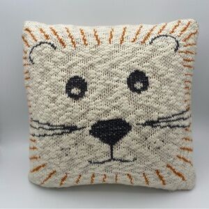 Lion Face Cotton Knit Pillow 12 Inch Square Zipper Closure Pillow Insert Decor